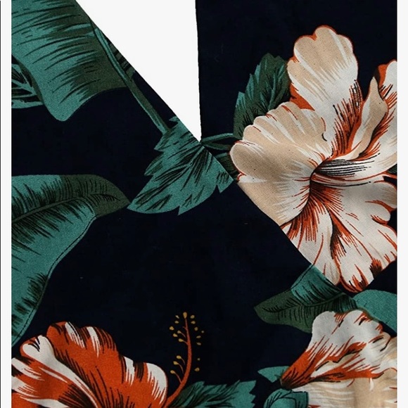 ♠️🌹BNWT SEXY SUMMER ROMPER🌹♠️HALTER STYLE♠️🌹SEXY🌹♠️ - Picture 4 of 5